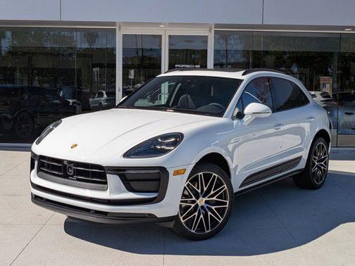 2026 Porsche Macan AWD