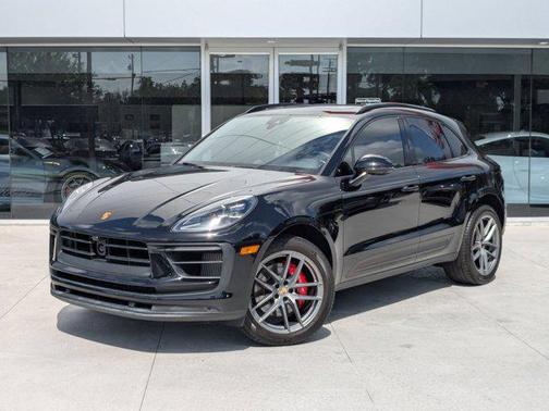 2023 Porsche Macan Base