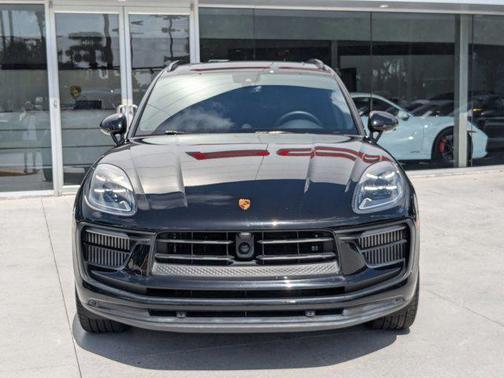 2023 Porsche Macan Base