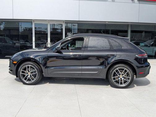 2025 Porsche Macan AWD