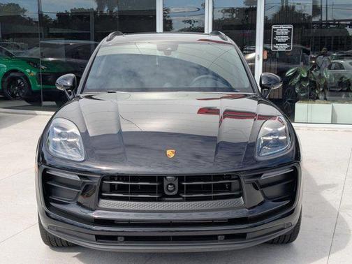 2025 Porsche Macan AWD
