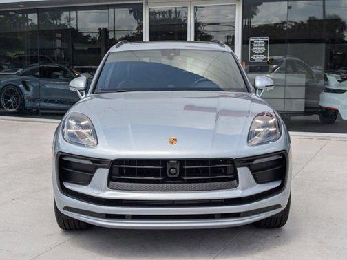 2025 Porsche Macan AWD