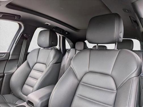 Volcano Grey Metallic 2025 Porsche Macan Macan