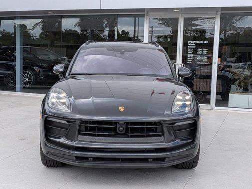 Volcano Grey Metallic 2025 Porsche Macan Macan