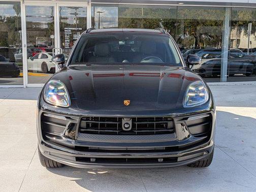2026 Porsche Macan AWD