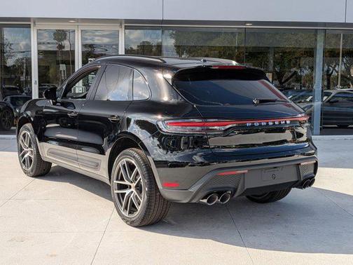 2026 Porsche Macan AWD