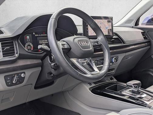 Navarra Blue Metallic 2023 Audi Q5 45 S line Prestige