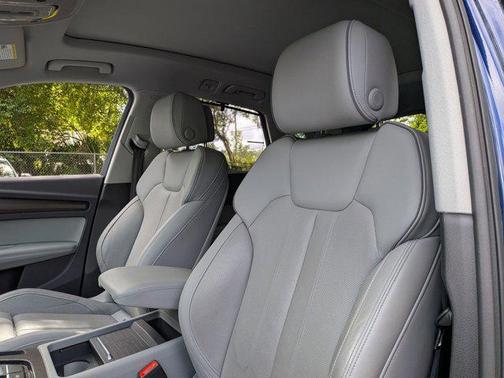 Navarra Blue Metallic 2023 Audi Q5 45 S line Prestige