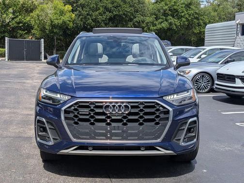 Navarra Blue Metallic 2023 Audi Q5 45 S line Prestige