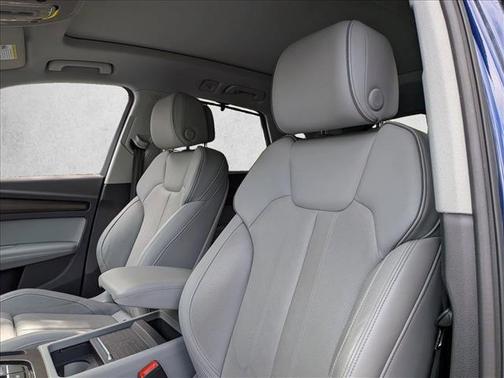 Navarra Blue Metallic 2023 Audi Q5 45 S line Prestige