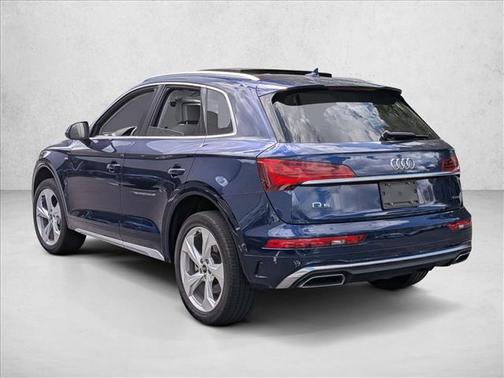 Navarra Blue Metallic 2023 Audi Q5 45 S line Prestige