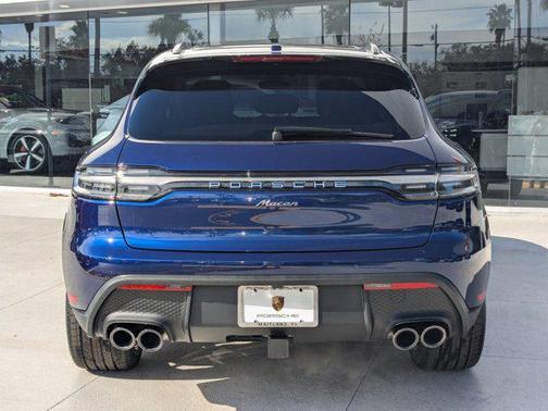 2025 Porsche Macan AWD