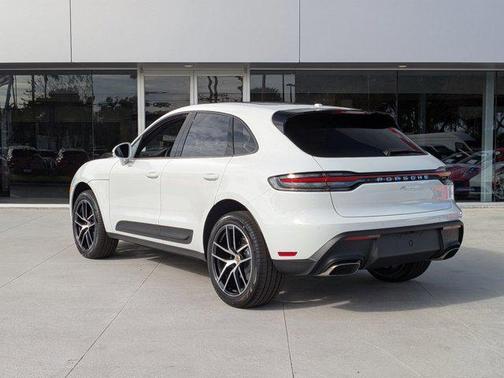 2026 Porsche Macan AWD