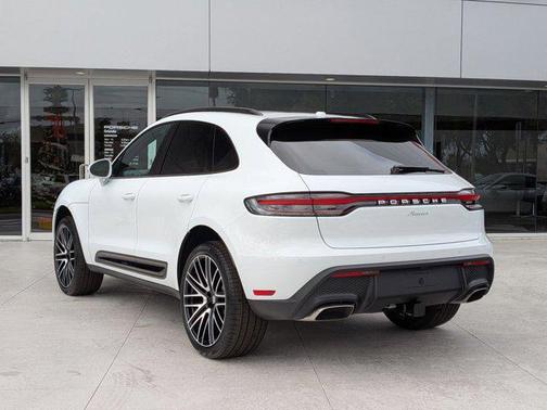 2026 Porsche Macan AWD