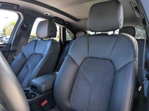 2021 Porsche Macan S