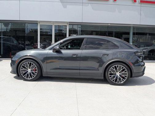 2025 Porsche Macan 4S