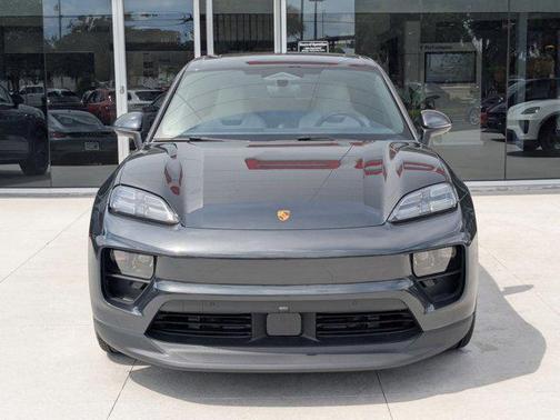 2025 Porsche Macan 4S