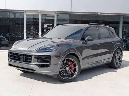 2025 Porsche Cayenne GTS