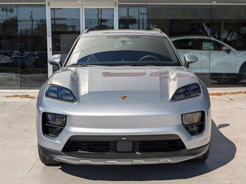 2025 Porsche Macan 4