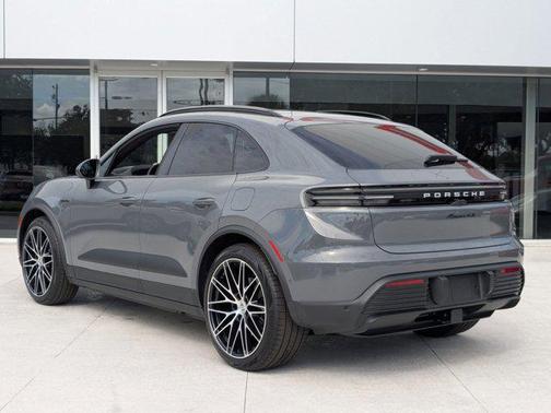 2025 Porsche Macan 4S