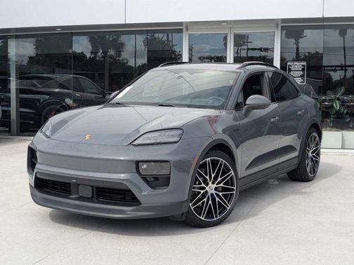 2025 Porsche Macan 4S