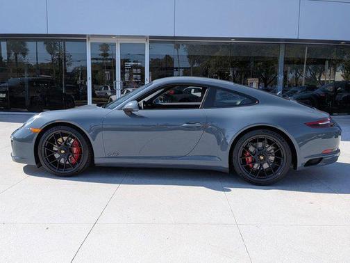 2017 Porsche 911 Carrera GTS