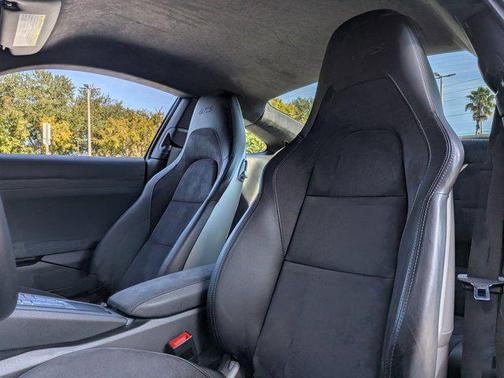 2017 Porsche 911 Carrera GTS