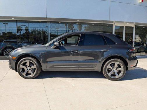 2025 Porsche Macan Base