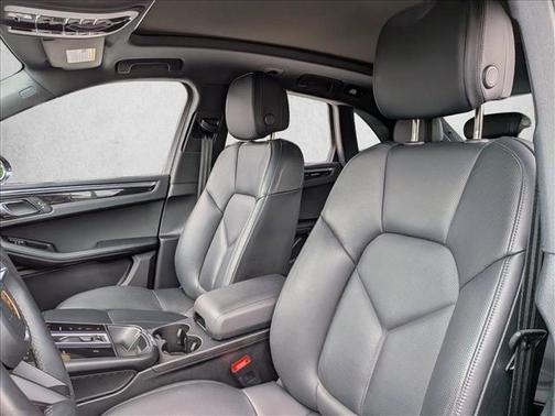 Volcano Grey Metallic 2023 Porsche Macan Macan
