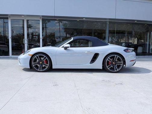 2024 Porsche 718 Boxster S