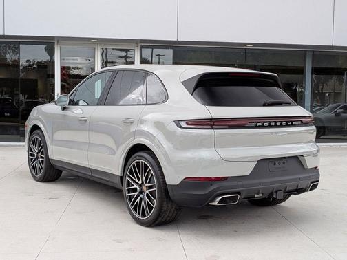 Chalk 2026 Porsche Cayenne Cayenne