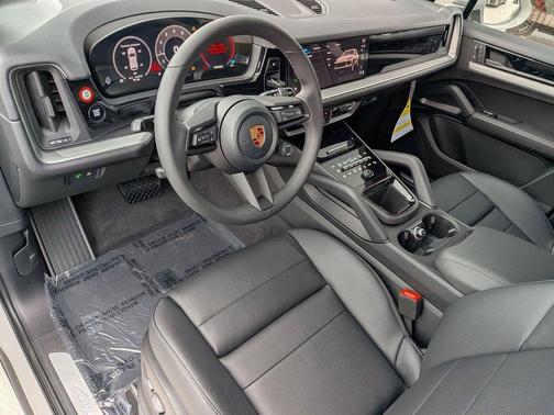 Chalk 2026 Porsche Cayenne Cayenne