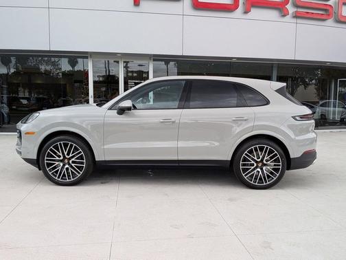 Chalk 2026 Porsche Cayenne Cayenne