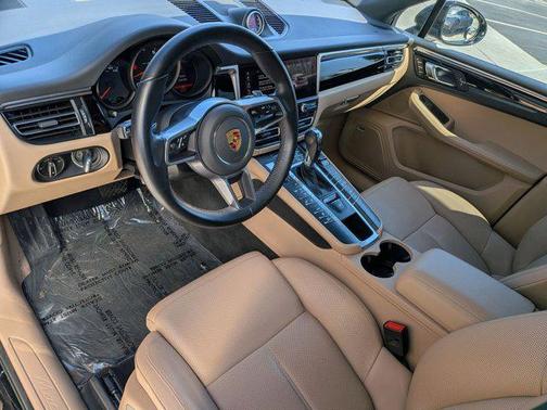 2021 Porsche Macan AWD