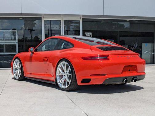 2017 Porsche 911 Carrera