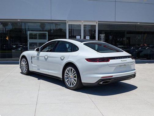 2020 Porsche Panamera E-Hybrid 4
