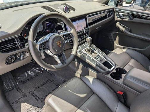 2021 Porsche Macan Base