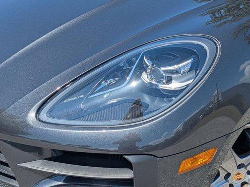 2021 Porsche Macan Base