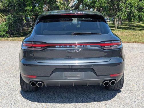 2021 Porsche Macan Base