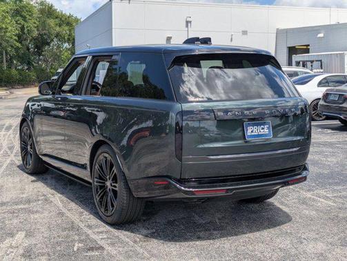 2023 Land Rover Range Rover P530 SE