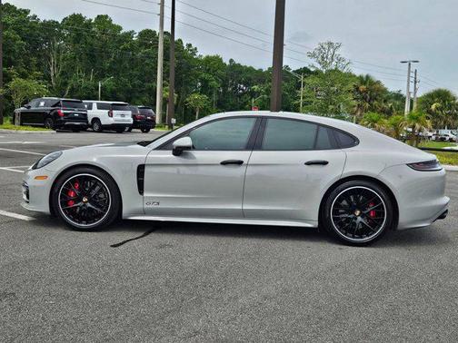2022 Porsche Panamera GTS