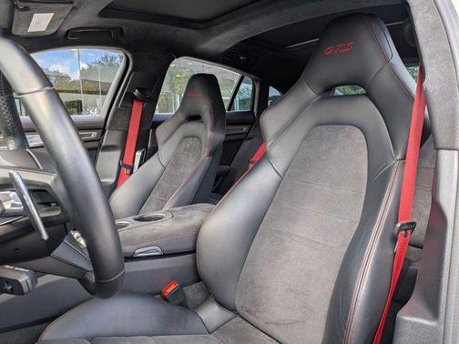 2022 Porsche Panamera GTS