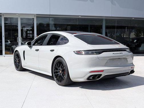 2022 Porsche Panamera GTS