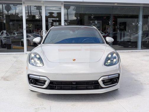 2022 Porsche Panamera GTS