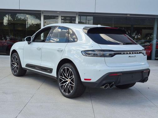 Carrara White Metallic 2026 Porsche Macan Macan