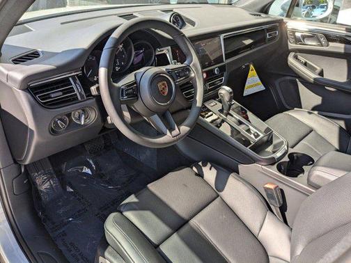 2025 Porsche Macan T