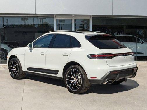 2025 Porsche Macan T