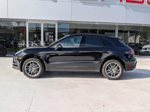 2026 Porsche Macan AWD