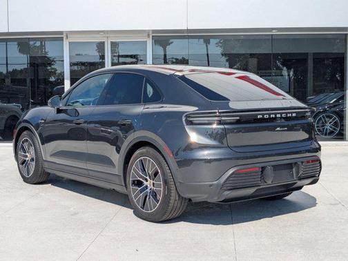 2025 Porsche Macan Electric