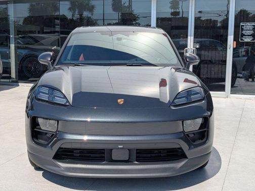 2025 Porsche Macan Electric